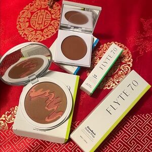FLYTE.70 Makeup Set